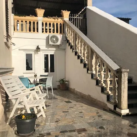Apartment Maja *